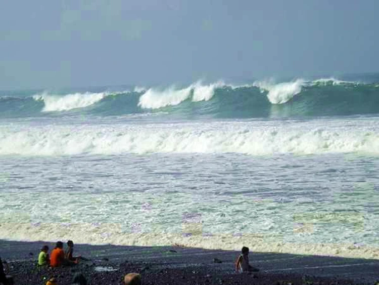 Harga Tiket Masuk Pantai Bambang