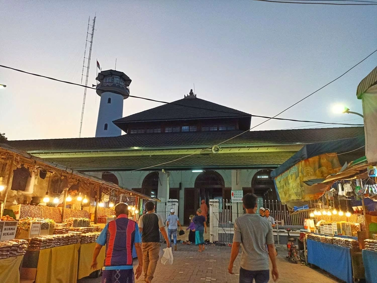 Kuliner Khas Timur Tengah di Kampung Arab