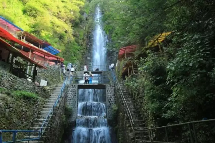 Air Terjun Tirtosari Magetan