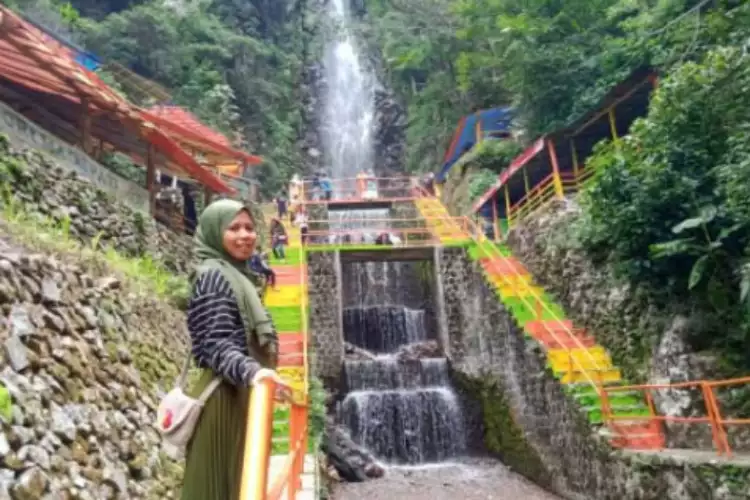 Air Terjun Tirtosari Magetan