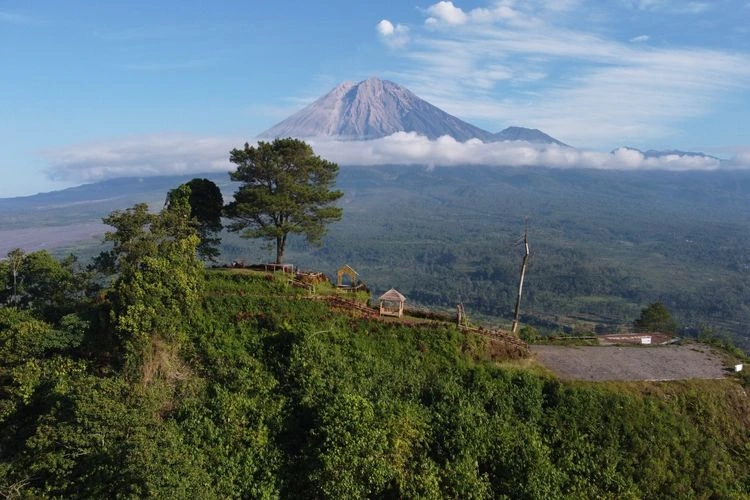 Jam Buka Gunung Wayang