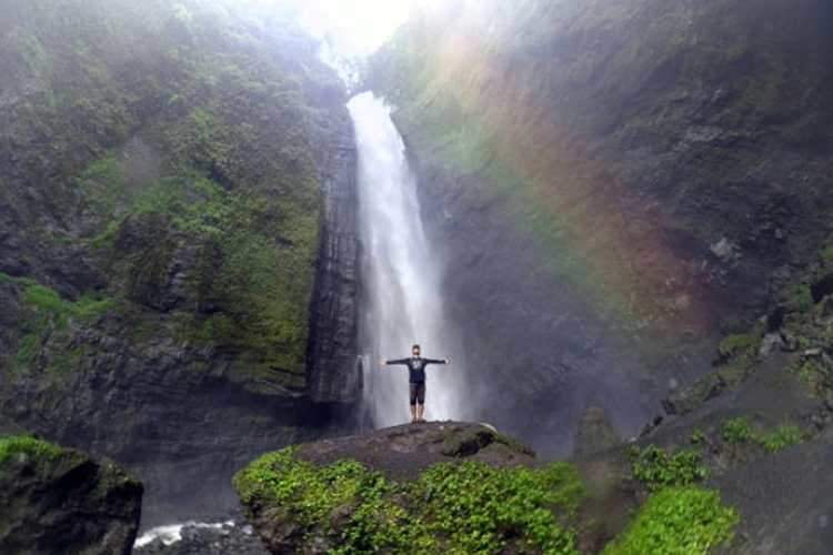 Informasi Umum Air Terjun Kabut Pelangi