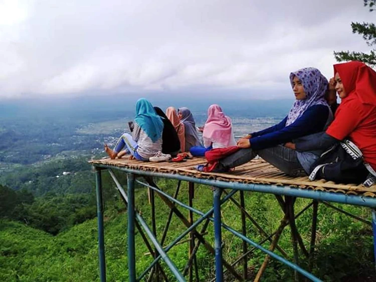 Fasilitas di Gunung Wayang